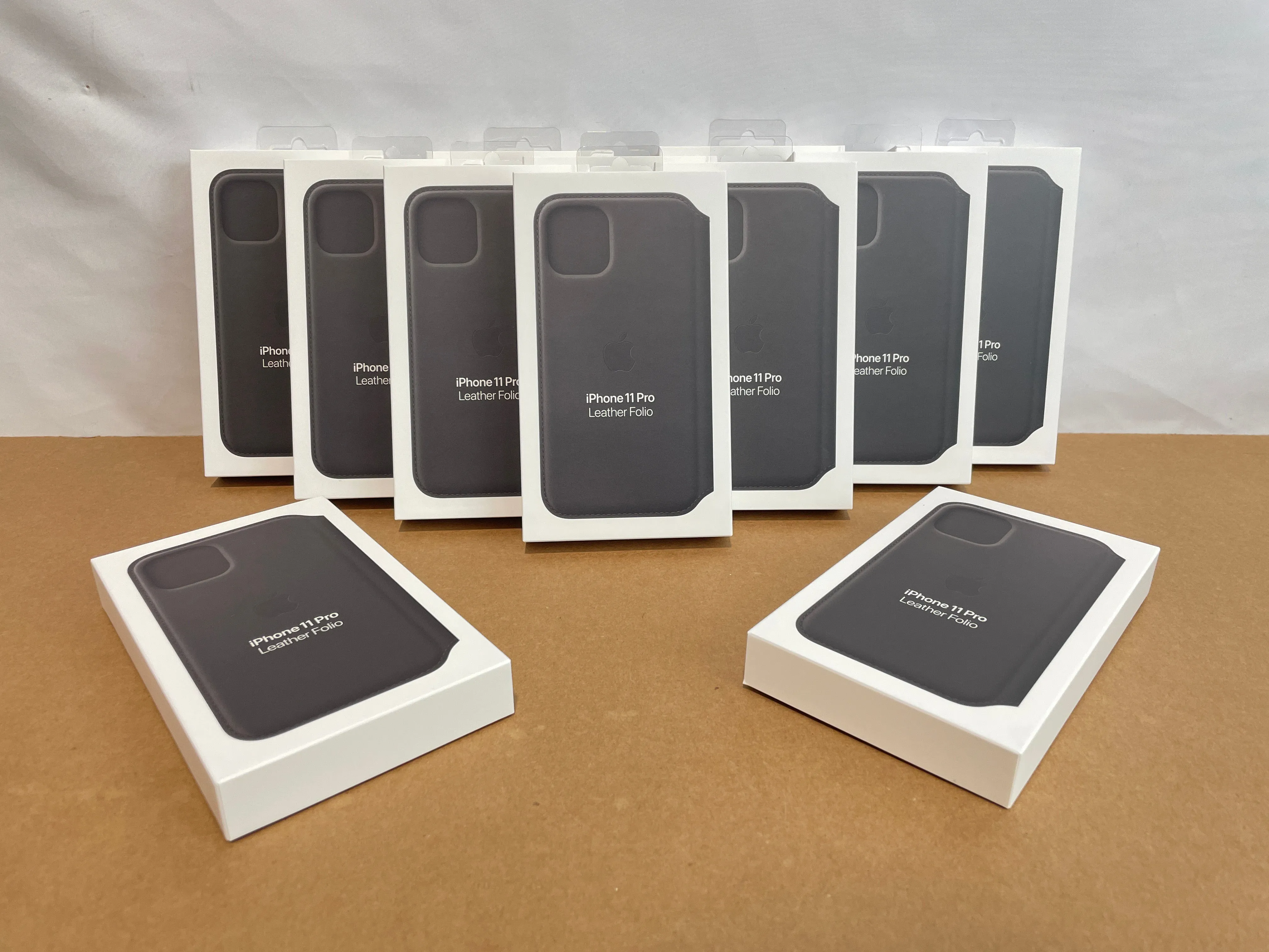 ♥ New, Factory Sealed - Apple iPhone 11 Pro Leather Folio Case Black MX062ZM/A