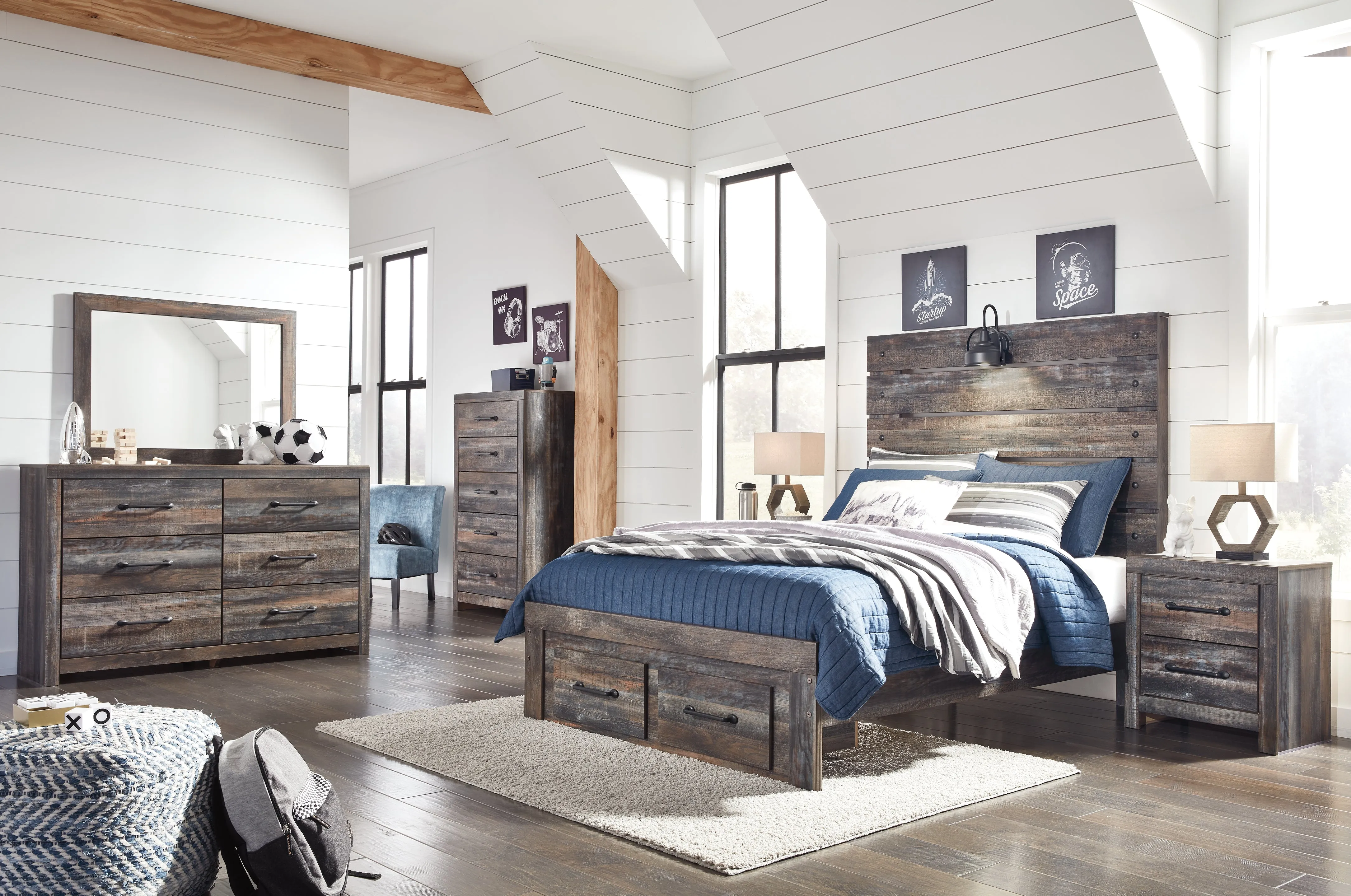 Drystan Full Panel Bed with 2 Storage Drawers with Mirrored Dresser and 2 Nightstands in Multi