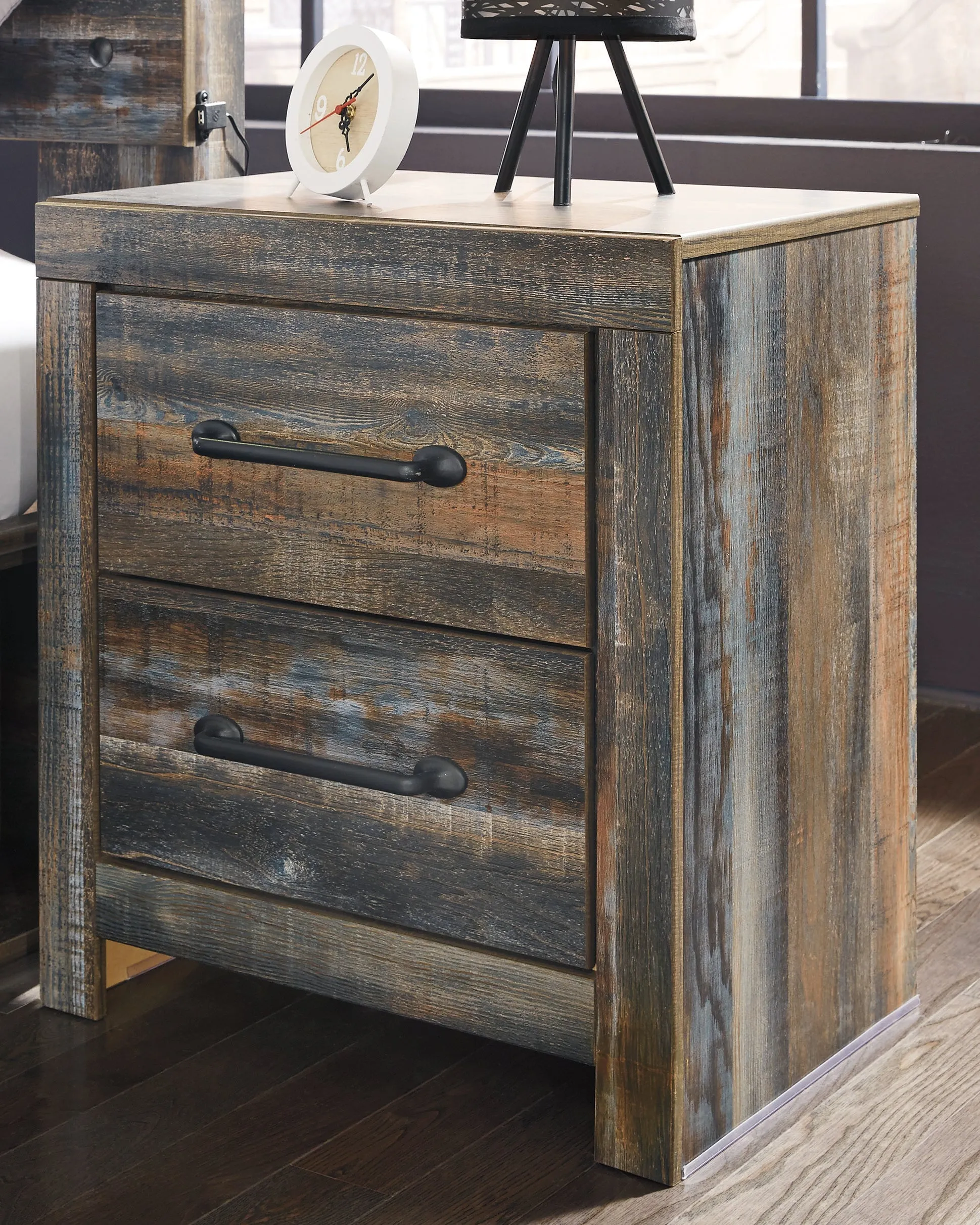 Drystan Queen Panel Bed with 2 Nightstands in Multi