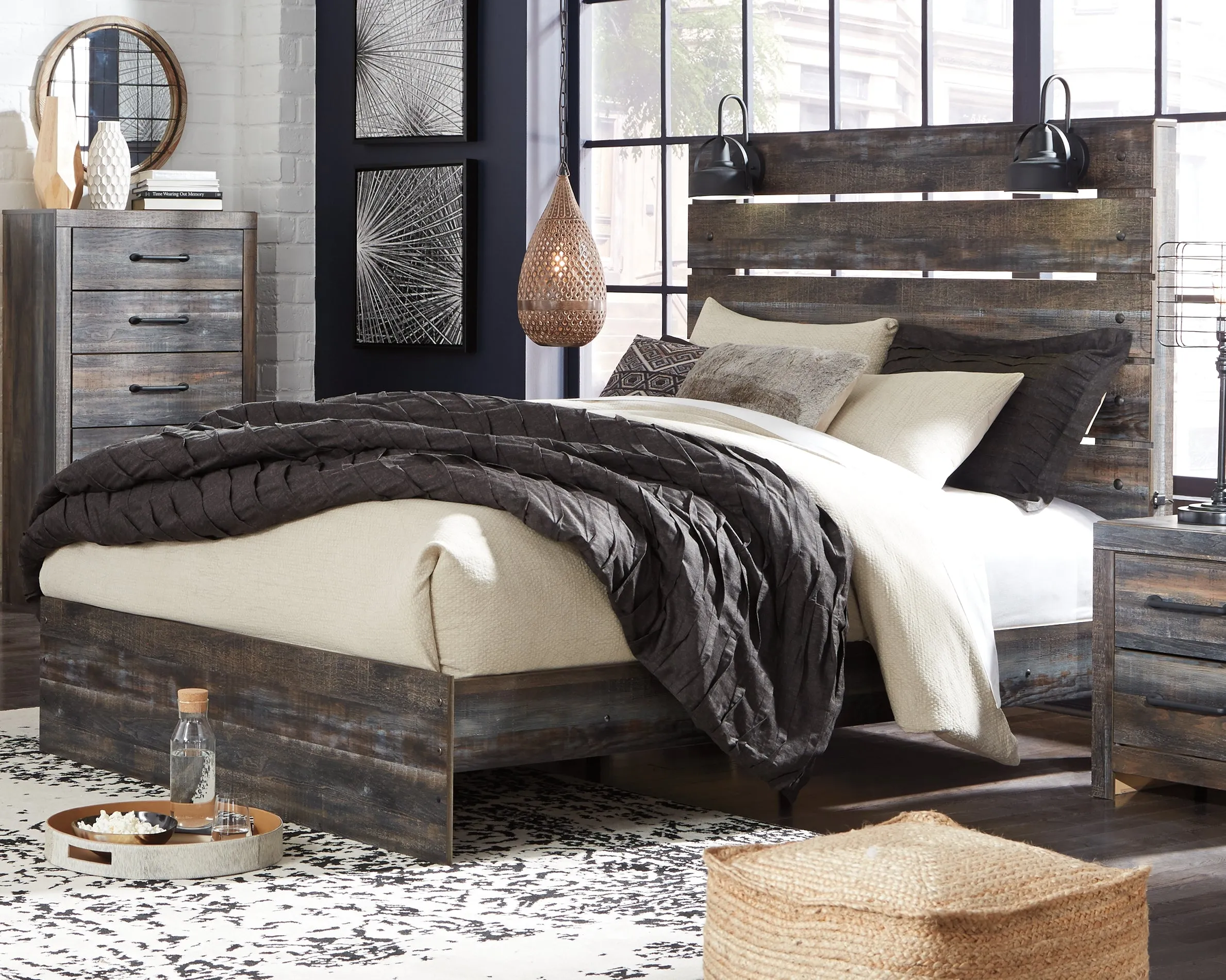 Drystan Queen Panel Bed with 2 Nightstands in Multi