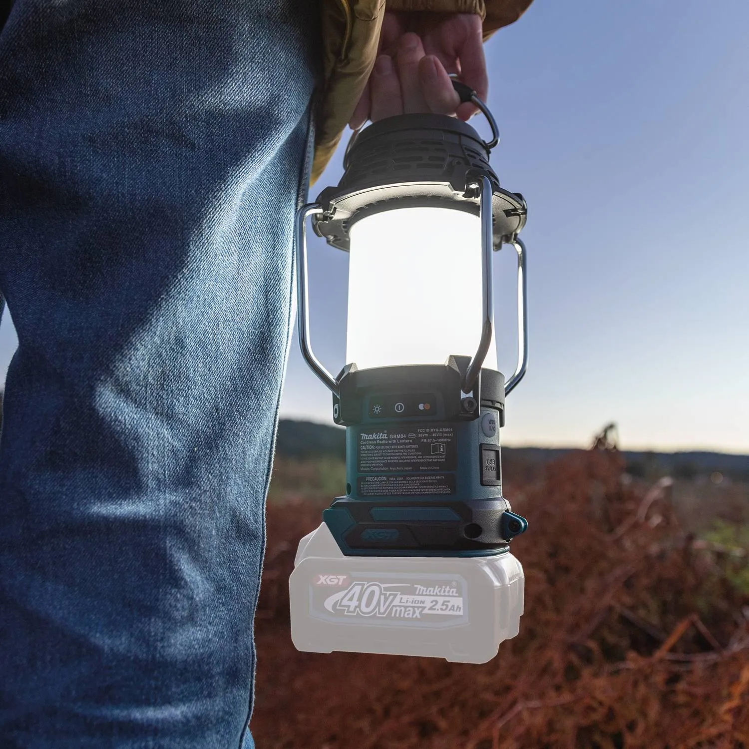 Makita GRM04 40V max XGT Cordless Lantern w/ Radio - Bare Tool