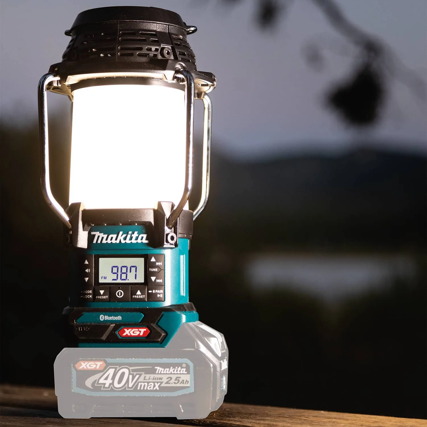 Makita GRM04 40V max XGT Cordless Lantern w/ Radio - Bare Tool