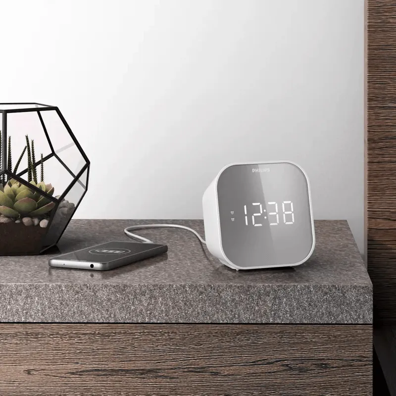 Philips TAR4406 Clock Digital Radio with USB Phone Charging