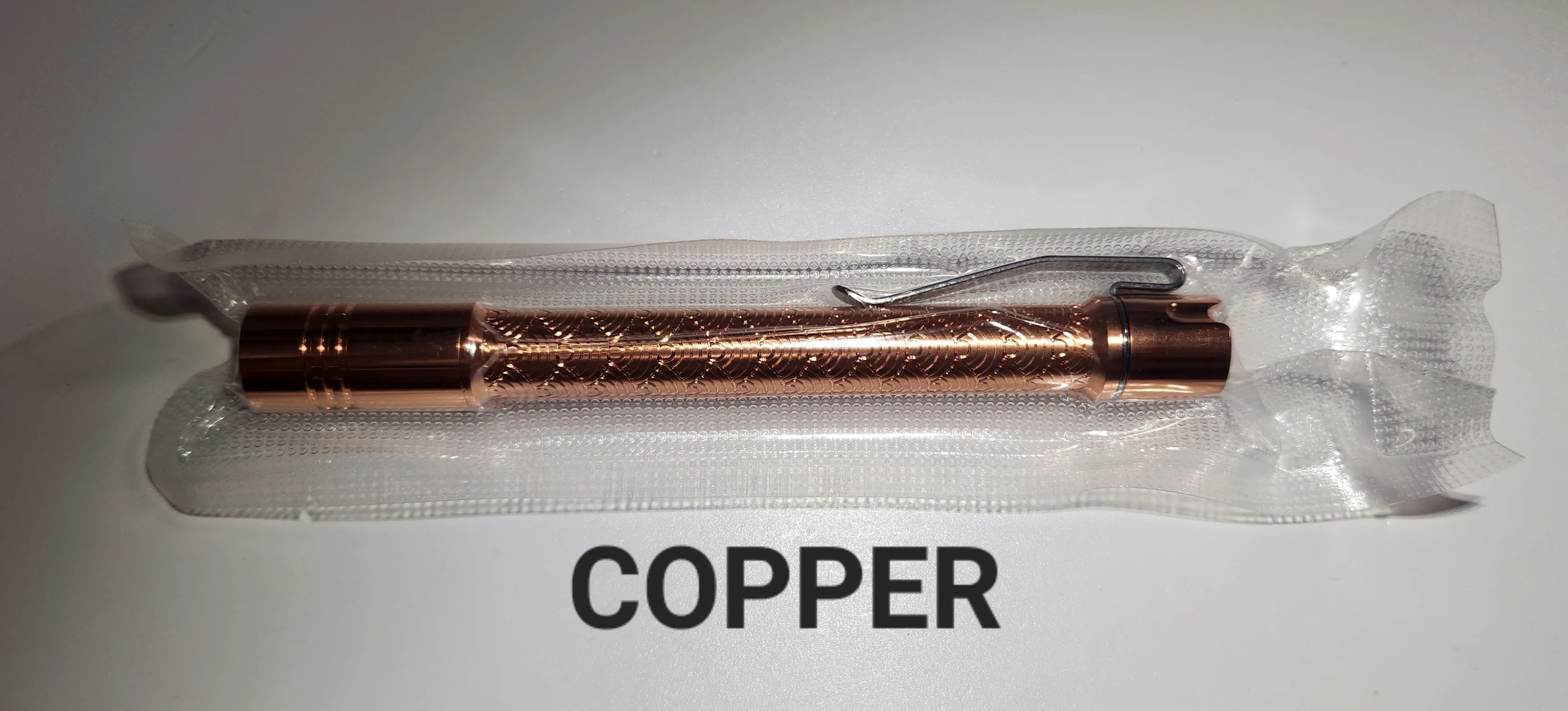 ReyLight Seigaiha Pineapple Mini Penlight 2 x AAA 10880 Nichia 519A 4000k *** FREE 10880 BATTERY BUT HAS TO SHIP FEDEX ***