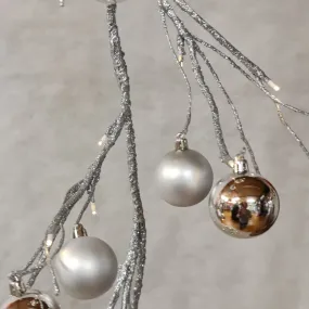 Silver bauble garland