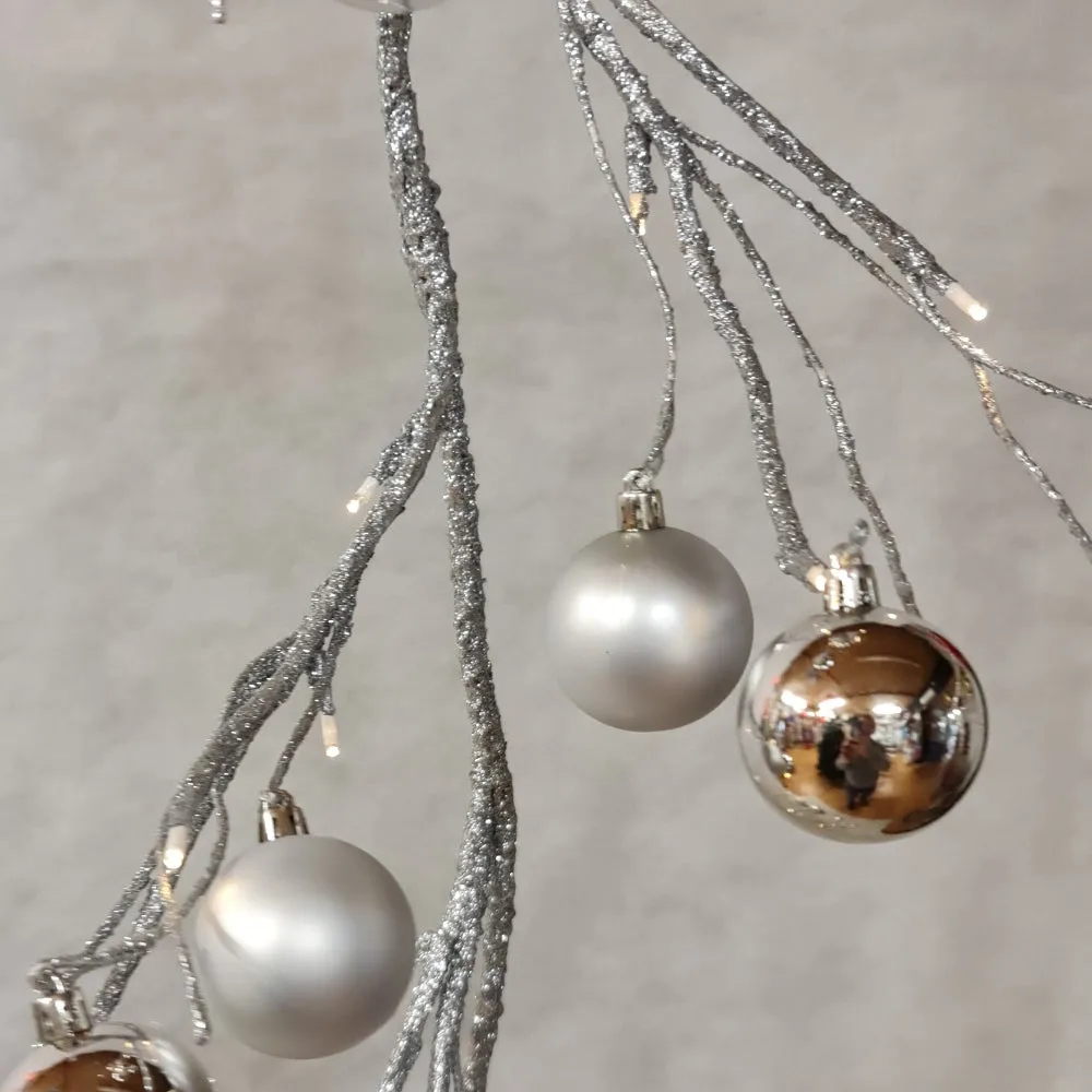 Silver bauble garland